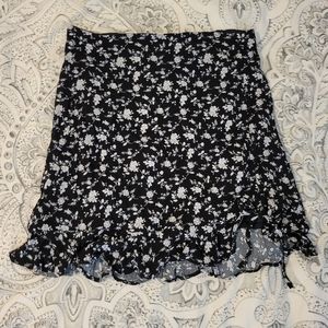 Black Floral Mini Skirt Small Y2K 2000s Forever 21 90s Roses